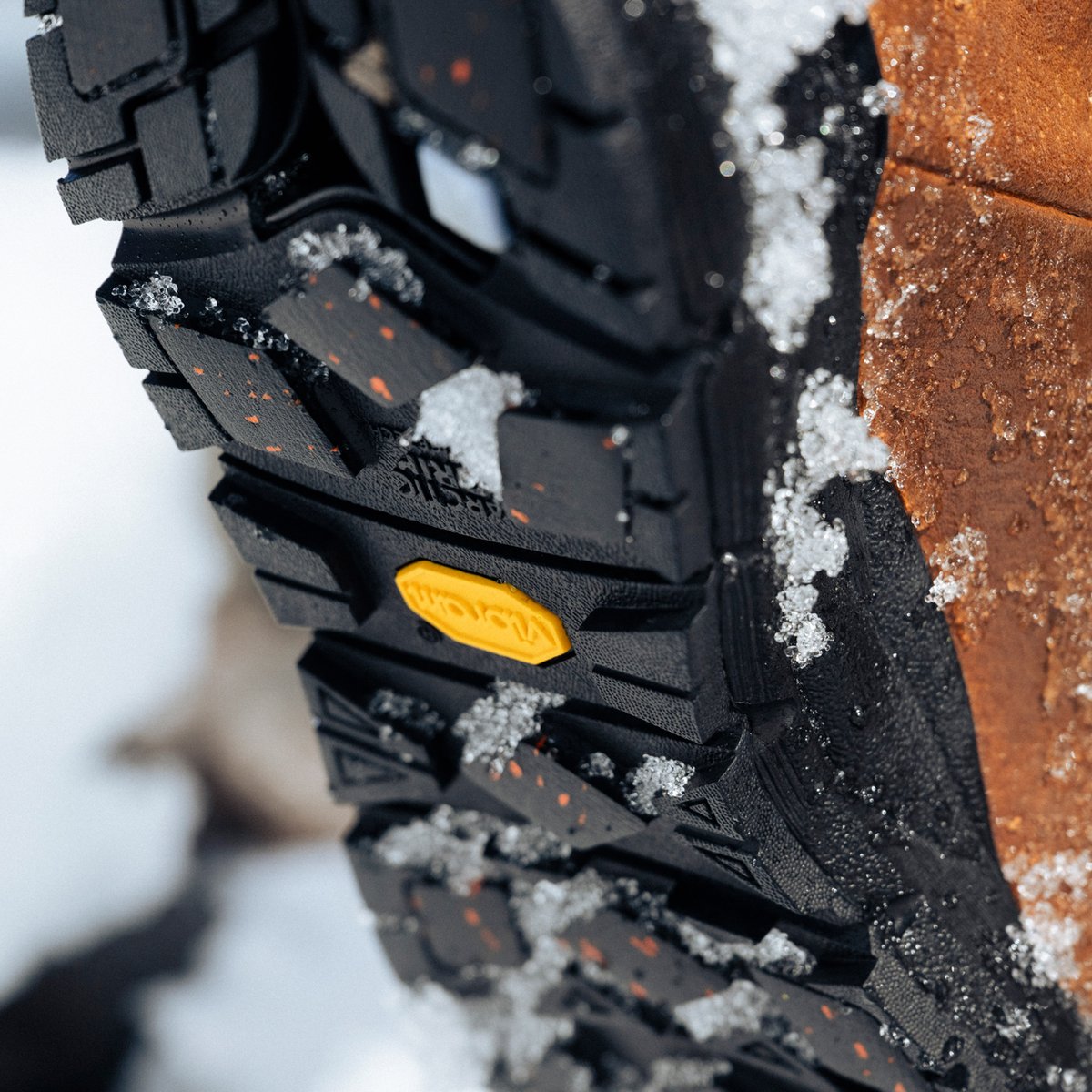 Danner | Arctic 600 Side-Zip Bone Brown/Jet Black 200G