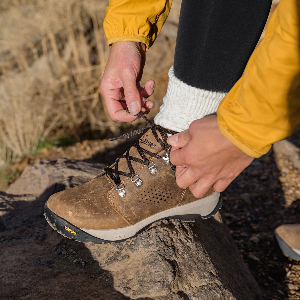 Danner | Inquire Chukka Kangaroo Brown/Coffee Bean