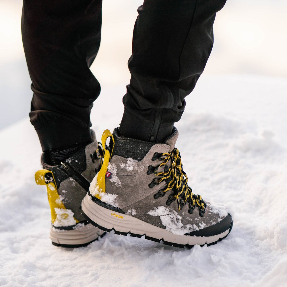 Danner | Arctic 600 Side-Zip Driftwood/Yellow Insulated 200G