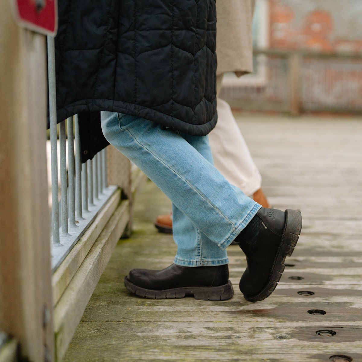 Danner | Eastwood Chelsea Black